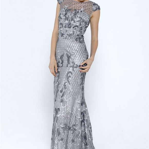 Sophisticated Silver Lace Gown - Picture 8 of 8